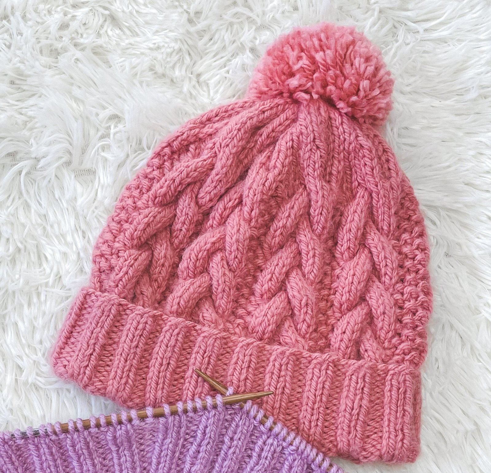 🧶 Touca Trançada em Tricô: Passo a Passo Completo para Fazer uma Peça Linda!